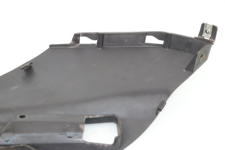 photo de UNTER SITZ VERKLEIDUNG LINKS APRILIA SPORT CITY SPORTCITY 125 (2005 - 2008)