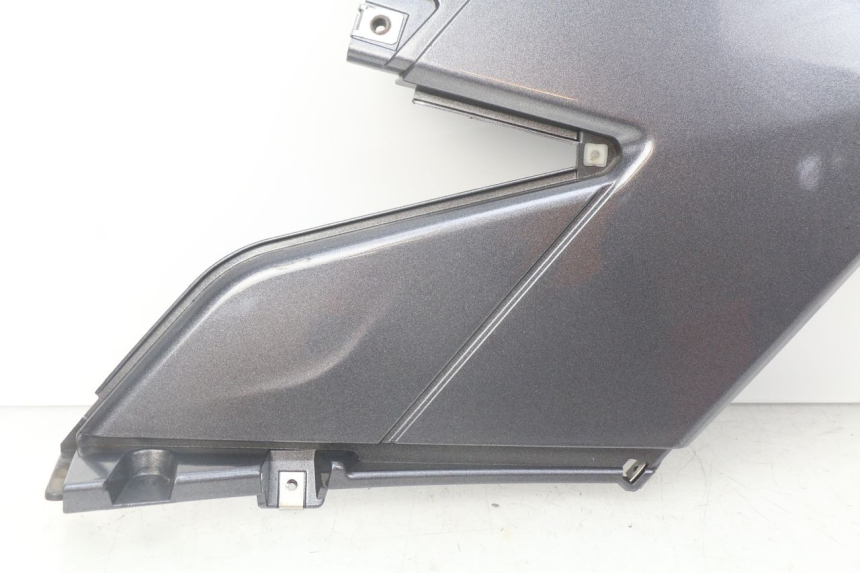 photo de UNTER SITZ VERKLEIDUNG LINKS APRILIA SRV 850 (2012 - 2017)