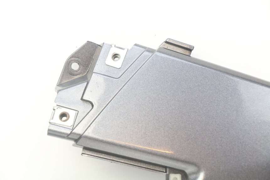 photo de UNTER SITZ VERKLEIDUNG LINKS APRILIA SRV 850 (2012 - 2017)