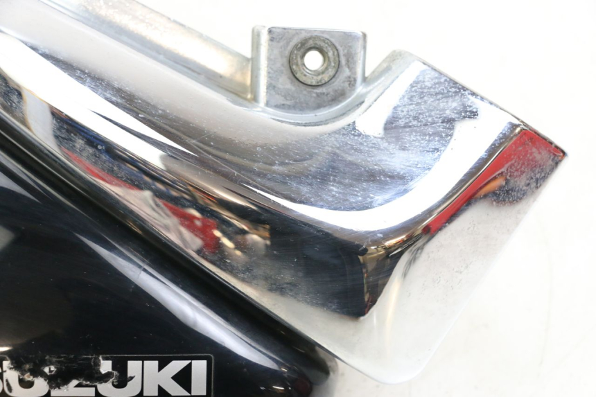 photo de UNTER SITZ VERKLEIDUNG LINKS SUZUKI VL INTRUDER 125 (2004 - 2007)