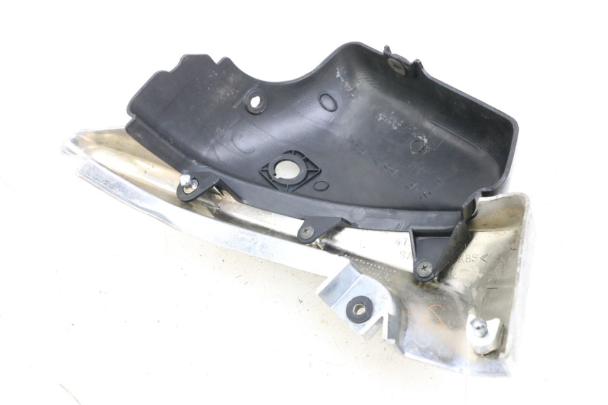 photo de UNTER SITZ VERKLEIDUNG LINKS SUZUKI VL INTRUDER 125 (2004 - 2007)