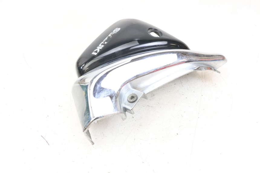 photo de UNTER SITZ VERKLEIDUNG LINKS SUZUKI VL INTRUDER 125 (2004 - 2007)