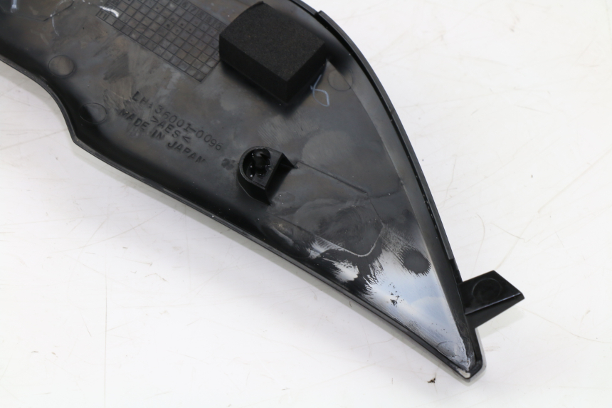 photo de UNTER SITZ VERKLEIDUNG LINKS KAWASAKI VERSYS ABS 650 (2006 - 2010)