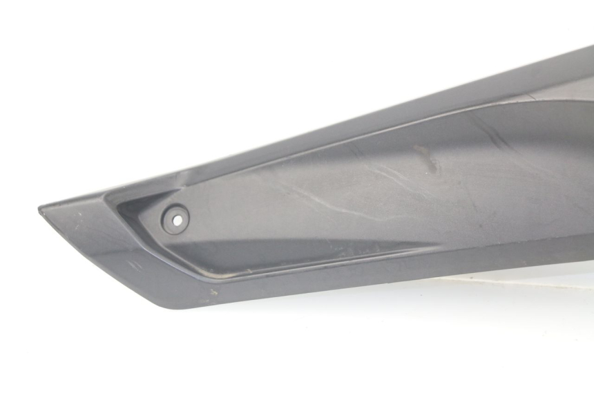 photo de UNTER SITZ VERKLEIDUNG LINKS YAMAHA XMAX X-MAX ABS 125 (2014 - 2016) - Oberflächenzustand und Material