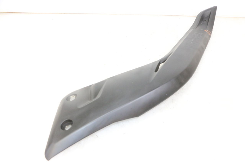 photo de LINKS UNTER DEM LINKEN SITZ YAMAHA X-MAX XMAX 125 (2010 - 2014)