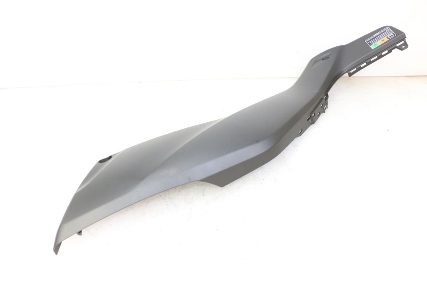 photo de UNTER SITZ VERKLEIDUNG LINKS YAMAHA XMAX X-MAX 125 (2021 - 2025)