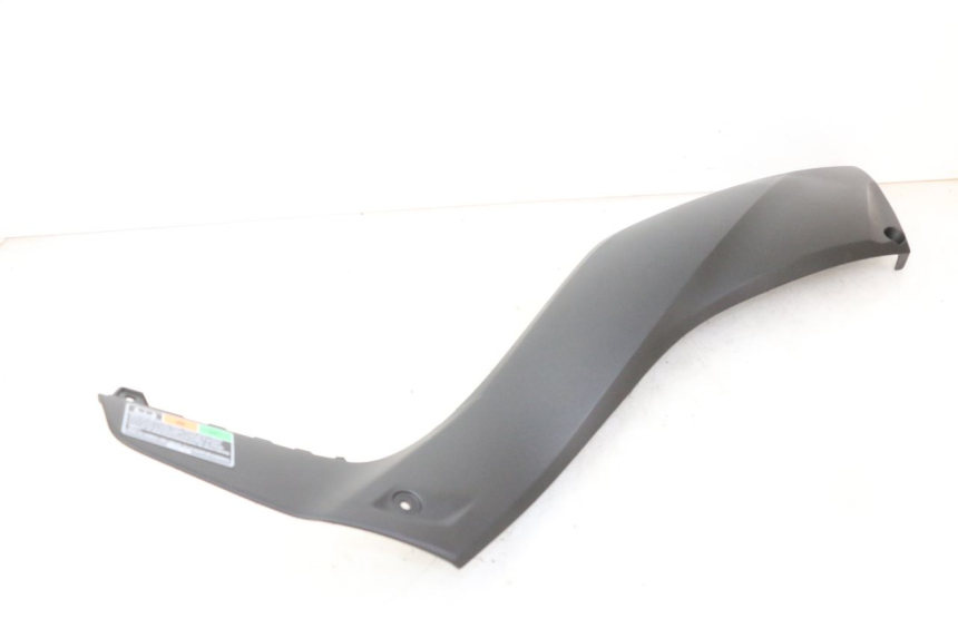 photo de UNTER SITZ VERKLEIDUNG LINKS YAMAHA XMAX X-MAX 125 (2021 - 2025)