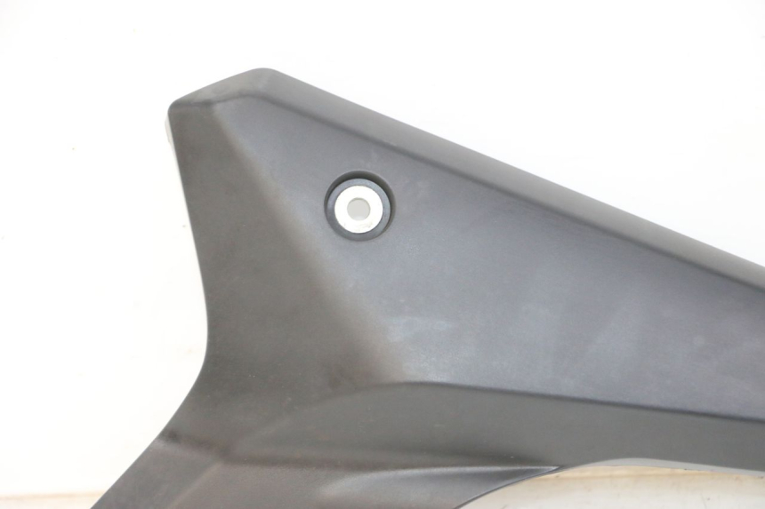 photo de UNTER SITZ VERKLEIDUNG LINKS YAMAHA XJ6 ABS 600 (2008 - 2016)