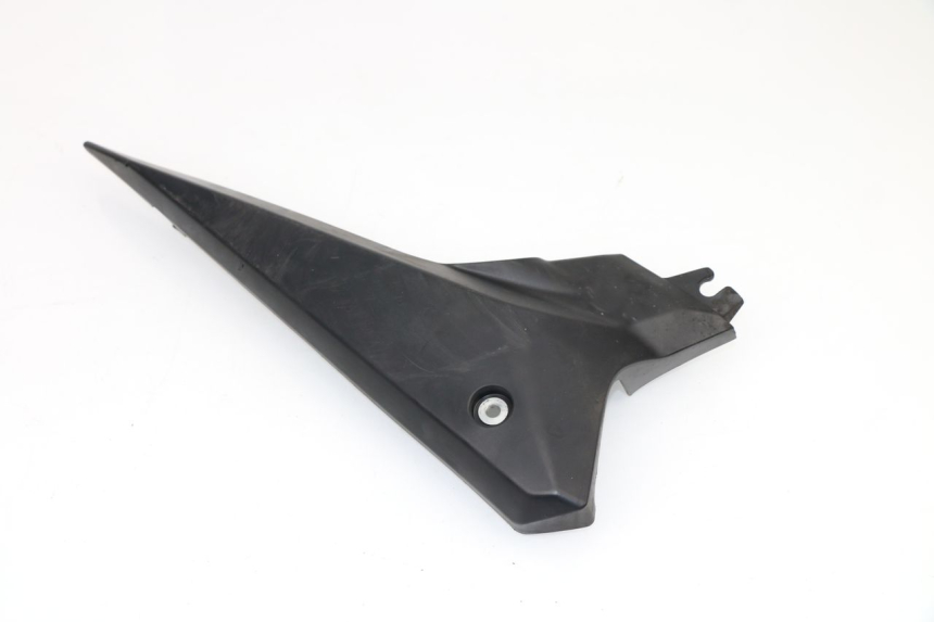 photo de UNTER SITZ VERKLEIDUNG LINKS YAMAHA XJ6 ABS 600 (2008 - 2016)