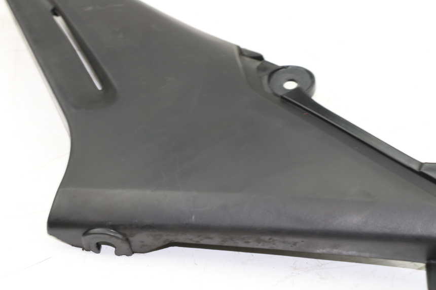 photo de UNTER SITZ VERKLEIDUNG LINKS YAMAHA XJS DIVERSION 600 (2000 - 2003)
