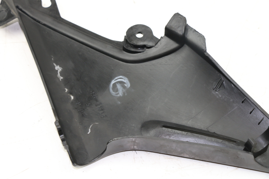 photo de UNTER SITZ VERKLEIDUNG LINKS YAMAHA XJS DIVERSION 600 (2000 - 2003)