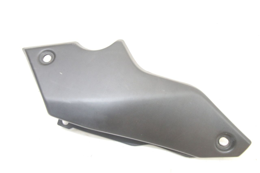 photo de UNTER SITZ VERKLEIDUNG LINKS YAMAHA TRACER 7 700 (2020 - 2024)