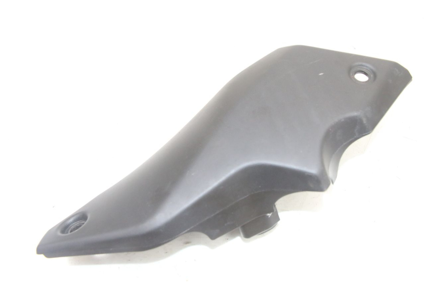 photo de UNTER SITZ VERKLEIDUNG LINKS YAMAHA TRACER 7 700 (2020 - 2024)