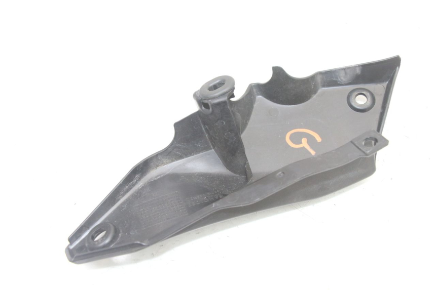 photo de UNTER SITZ VERKLEIDUNG LINKS YAMAHA TRACER 7 700 (2020 - 2024)