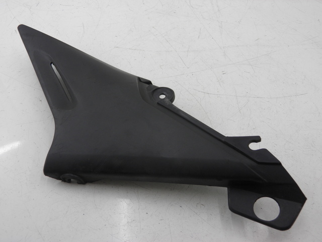 photo de UNTER SITZ VERKLEIDUNG LINKS YAMAHA XJS DIVERSION 600 (1997 - 1999)