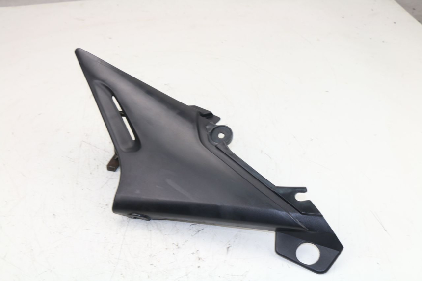 photo de UNTER SITZ VERKLEIDUNG LINKS YAMAHA XJS DIVERSION 600 (1997 - 1999)