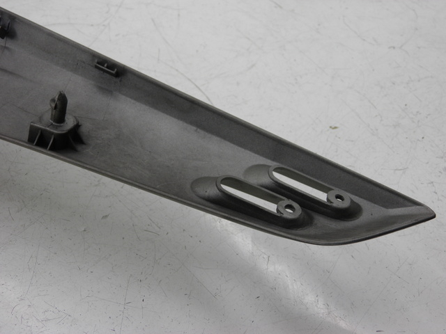 photo de UNTER SITZ VERKLEIDUNG LINKS YAMAHA XP T-MAX TMAX 500 (2004 - 2007)