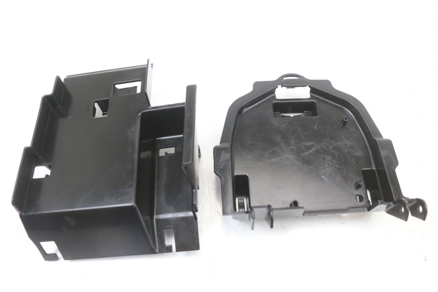 photo de UNTER SITZ VERKLEIDUNG KAWASAKI NINJA 400 (2018 - 2023)