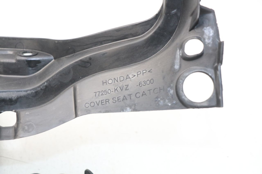 photo de UNTER SITZ VERKLEIDUNG HONDA NSS EX FORZA 250 (2008 - 2009)