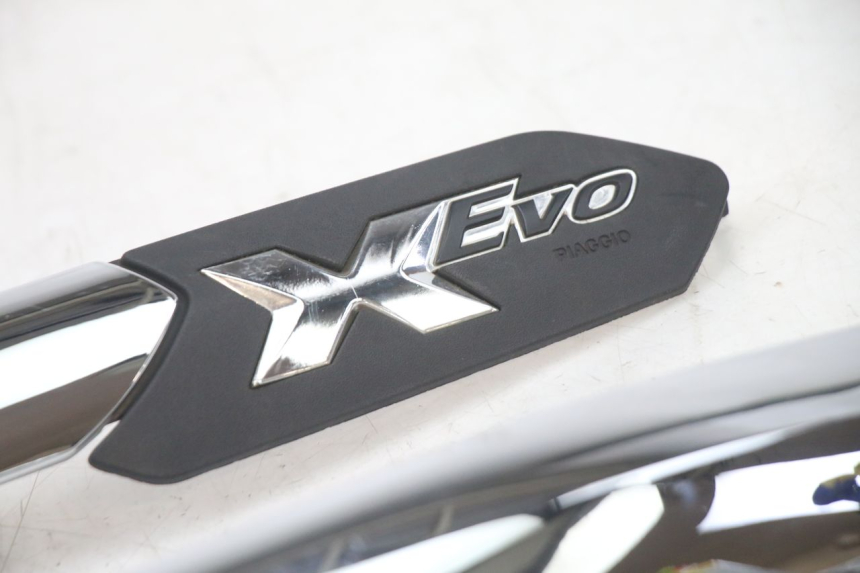 photo de UNTER SITZ VERKLEIDUNG PIAGGIO XEVO - X EVO 125 (2007 - 2016)