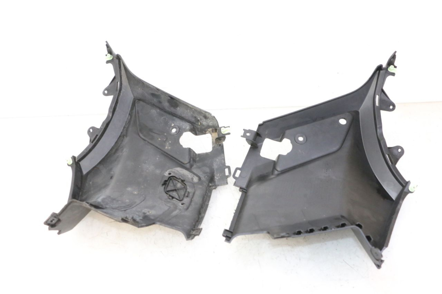 photo de UNTER SITZ VERKLEIDUNG PEUGEOT STREETZONE I 2T 50 (2018 - 2020)