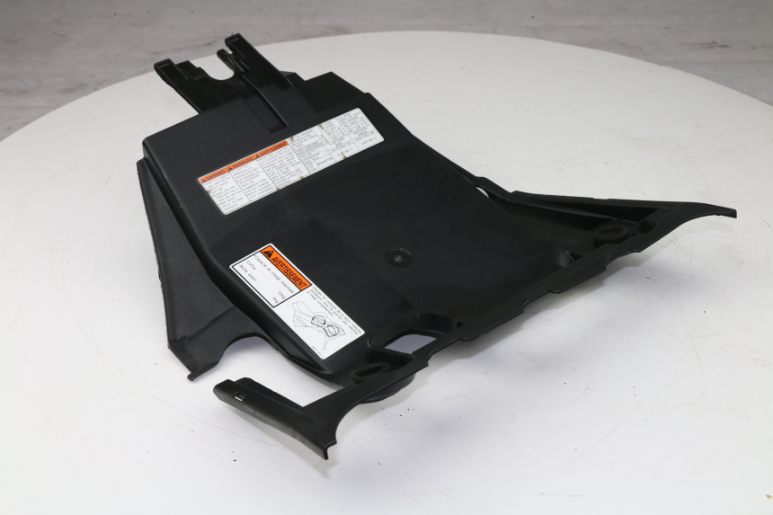 photo de UNTER SITZ VERKLEIDUNG SUZUKI AN BURGMAN 400 (1999 - 2005)