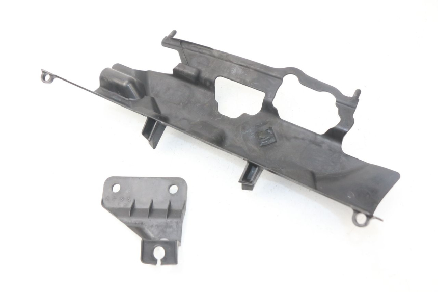 photo de UNTER SITZ VERKLEIDUNG SUZUKI GSX-R GSXR 750 (2011 - 2016)