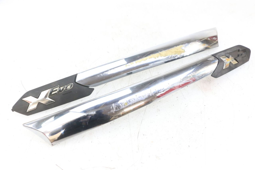 photo de UNTER SITZ VERKLEIDUNG PIAGGIO XEVO - X EVO 125 (2007 - 2016) - Hauptansicht