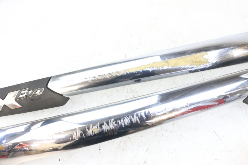 photo de UNTER SITZ VERKLEIDUNG PIAGGIO XEVO - X EVO 125 (2007 - 2016) - Zoom auf Gebrauchszustand