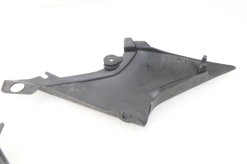 photo de UNTER SITZ VERKLEIDUNG YAMAHA XJ600 XJ DIVERSION 600 (1992 - 1997)