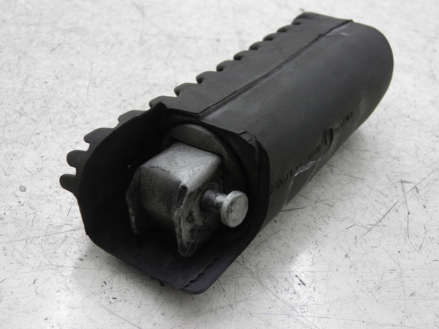 photo de FUSSRASTEN HINTEN RECHT APRILIA LEONARDO 125 (1999 - 2001)