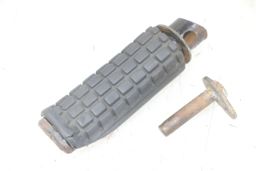 photo de FUSSRASTEN HINTEN RECHT HONDA CBF 500 (2004 - 2007)