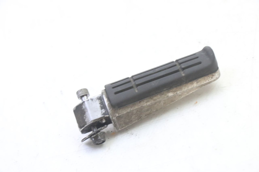photo de FUSSRASTEN HINTEN RECHT YAMAHA FZ6 FAZER S2 600 (2007 - 2011)