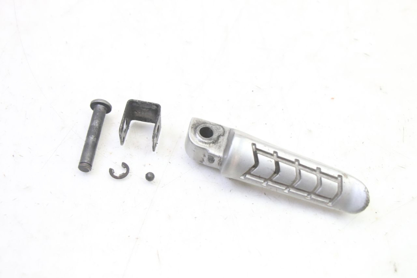 photo de FUSSRASTEN HINTEN RECHT BMW G310 R 310 (2016 - 2020)