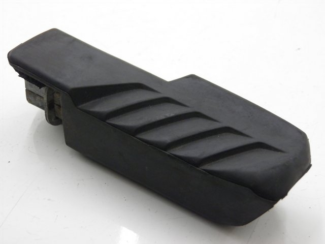 photo de FUSSRASTEN HINTEN RECHT HONDA FES S-WING SWING 125 (2007 - 2015)