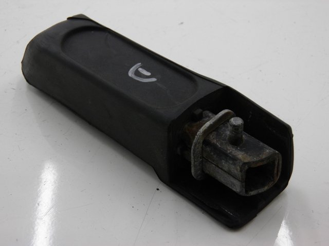 photo de FUSSRASTEN HINTEN RECHT HONDA FES S-WING SWING 125 (2007 - 2015)