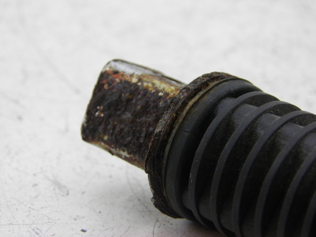 photo de RECHTER HINTERRADSTÄNDER HONDA VT C SHADOW 125 (1999 - 2007)