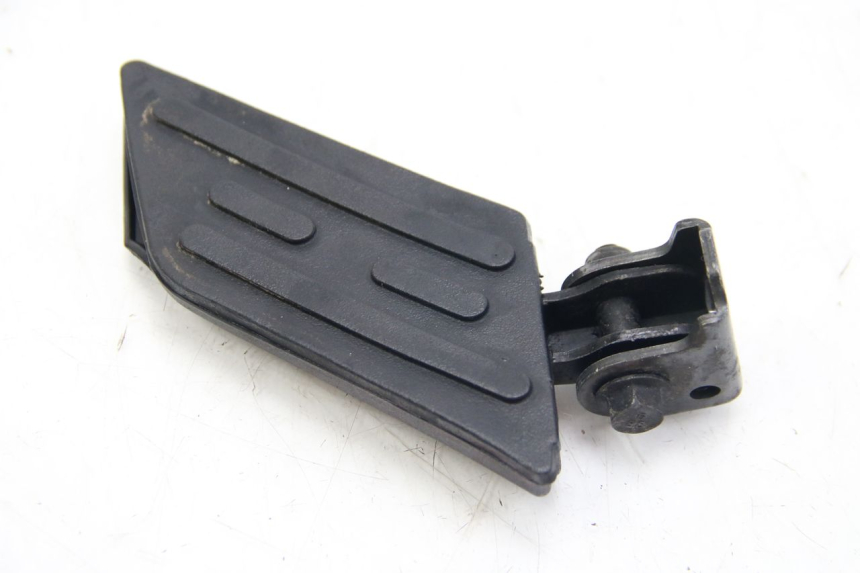 photo de FUSSRASTEN HINTEN RECHT PEUGEOT KISBEE 2T 50 (2018 - 2022)