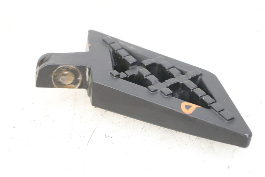 photo de FUSSRASTEN HINTEN RECHT PEUGEOT KISBEE 4T 50 (2018 - 2022)