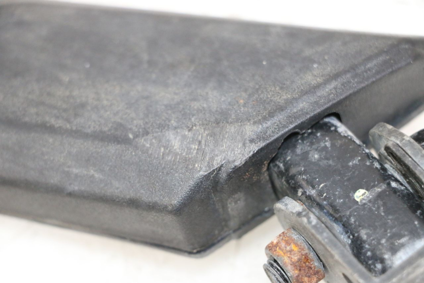 photo de FUSSRASTEN HINTEN RECHT PEUGEOT KISBEE 4T 50 (2018 - 2022)