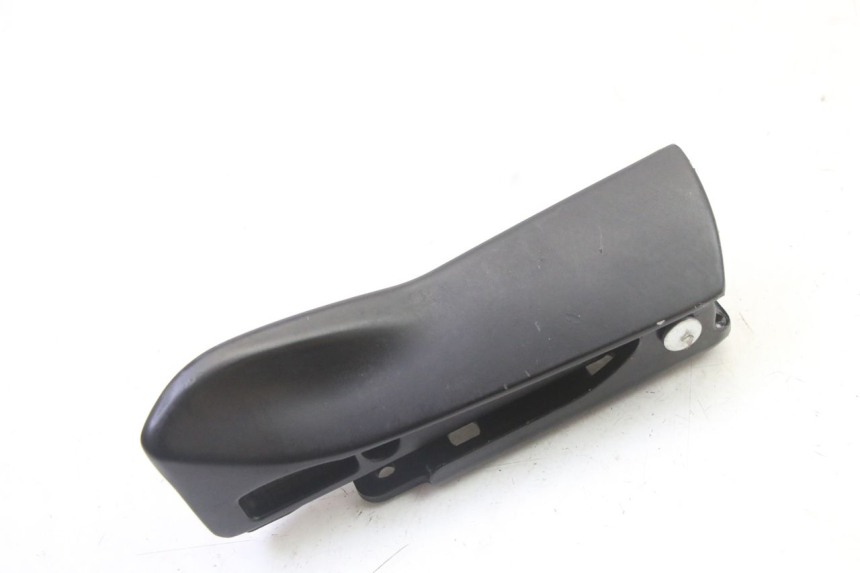 photo de FUSSRASTEN HINTEN RECHT PIAGGIO MP3 HPE 310 (2024 - 2025)