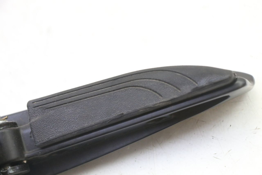 photo de FUSSRASTEN HINTEN RECHT PIAGGIO MP3 HPE 310 (2024 - 2025)