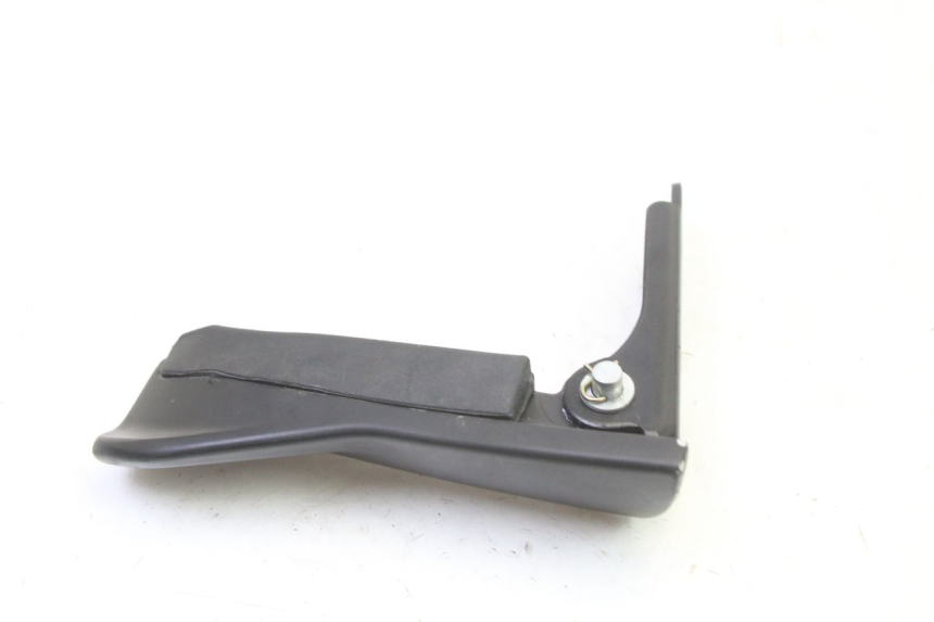 photo de FUSSRASTEN HINTEN RECHT PIAGGIO MP3 HPE 310 (2024 - 2025)