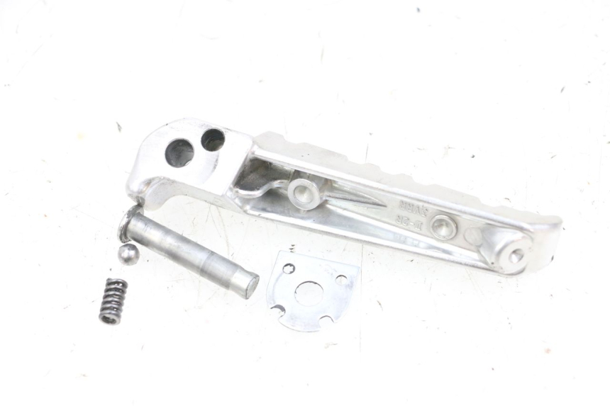 photo de FUSSRASTEN HINTEN RECHT YAMAHA MT-07 MT07 ABS 700 (2018 - 2020) - Zoom auf Gebrauchszustand