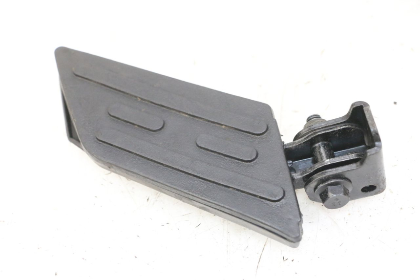 photo de RECHTER HINTERRADSTÄNDER PEUGEOT KISBEE 4T 50 (2010 - 2017)