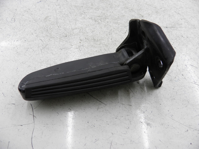 photo de FUSSRASTEN HINTEN RECHT PIAGGIO CARNABY 125 (2007 - 2011)