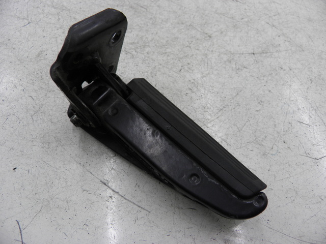 photo de FUSSRASTEN HINTEN RECHT PIAGGIO CARNABY 125 (2007 - 2011)