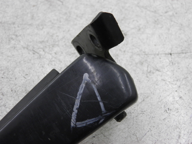 photo de FUSSRASTEN HINTEN RECHT PIAGGIO CARNABY 125 (2007 - 2011)
