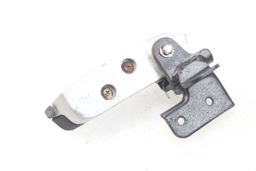 photo de FUSSRASTEN HINTEN RECHT DAELIM S3 125 (2010 - 2017)