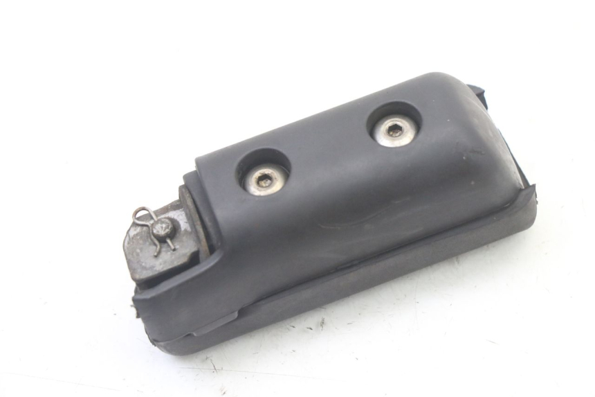 photo de FUSSRASTEN HINTEN RECHT APRILIA SCARABEO GT TOURING 125 (1999 - 2005)